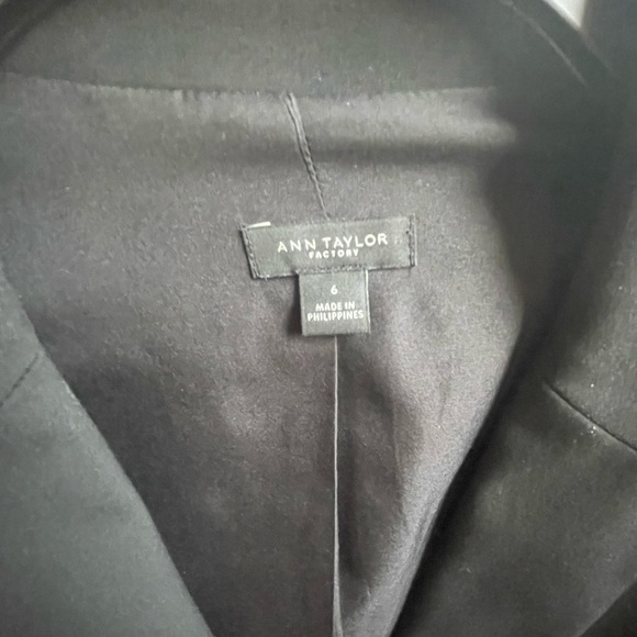 Ann Taylor factory blazer - Picture 4 of 4